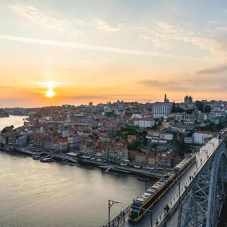 Apartment Charming Studio, Ideal For Smaller Groups Porto