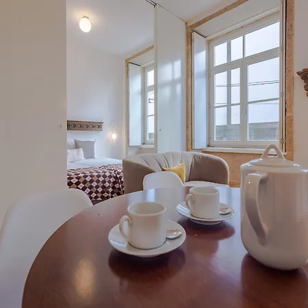 Charming Studio, Ideal For Smaller Groups 아파트 포르투