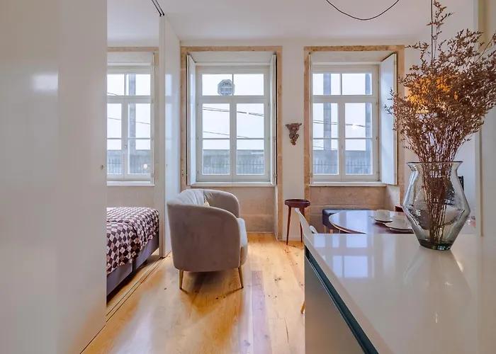 Charming Studio, Ideal For Smaller Groups *