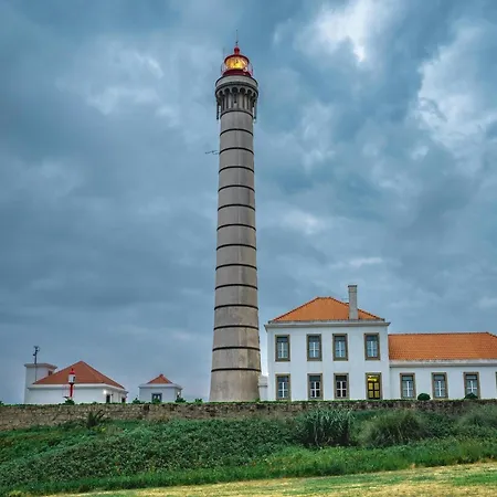 Charming Studio, Ideal For Smaller Groups *