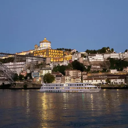 Charming Studio, Ideal For Smaller Groups Oporto