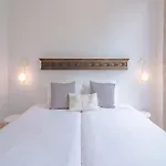 Charming Studio, Ideal For Smaller Groups 아파트 *